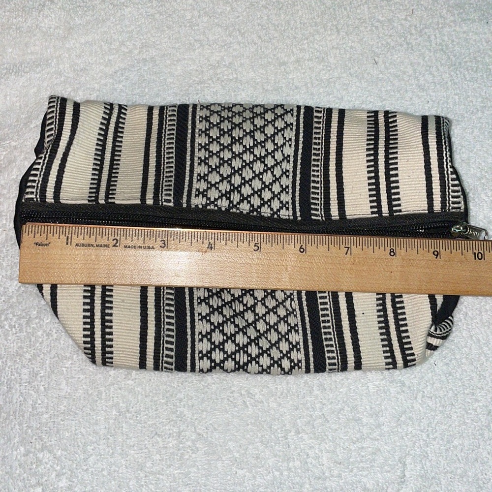 Novica case - Picture 5 of 7